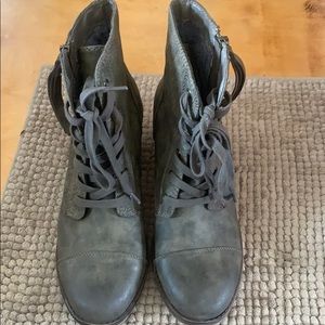 Roxy combat boots